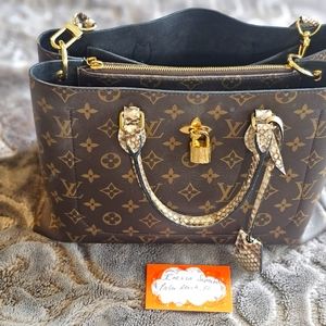 2018 Louis Vuitton Monogram Python Flower Tote